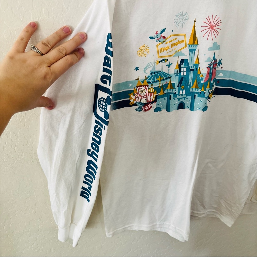 Walt Disney World White Long Sleeve Shirt Castle Graphic Magic Kingdom Medium - Picture 3 of 7